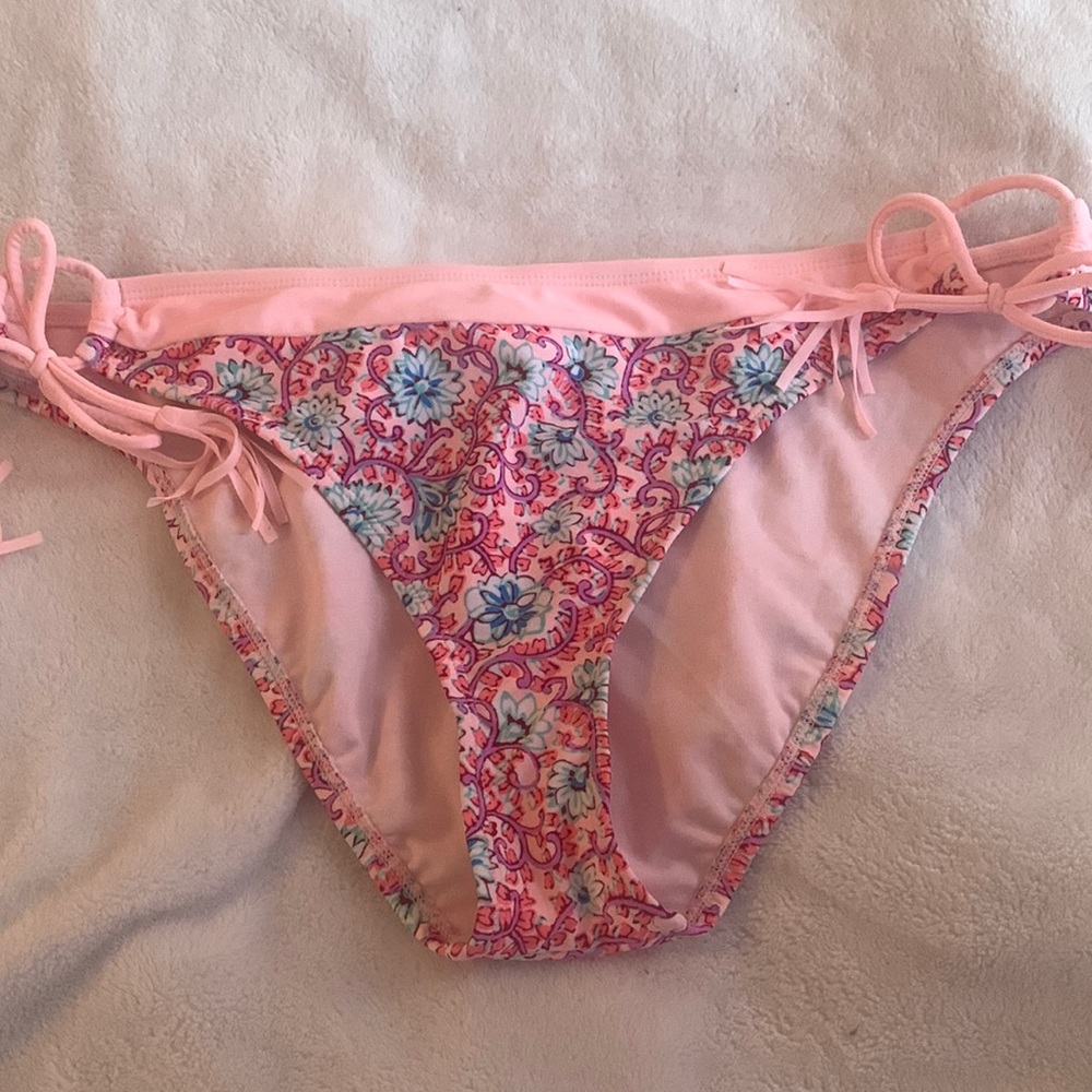 Malibu bikini bottom size xl pink flora pattern
